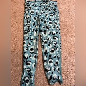 Girls Under Armour Capris size Medium